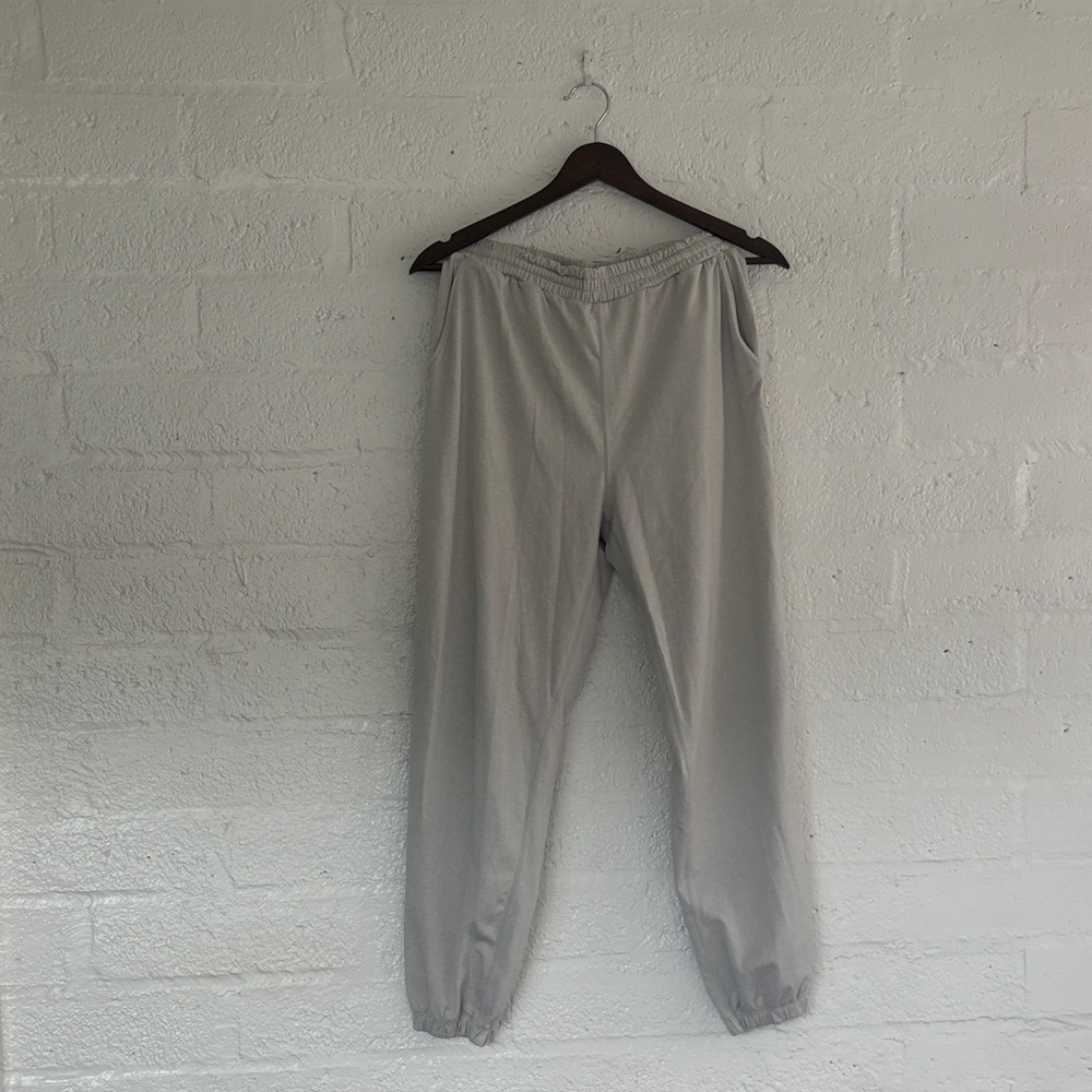 Vuori boyfriend soft joggers